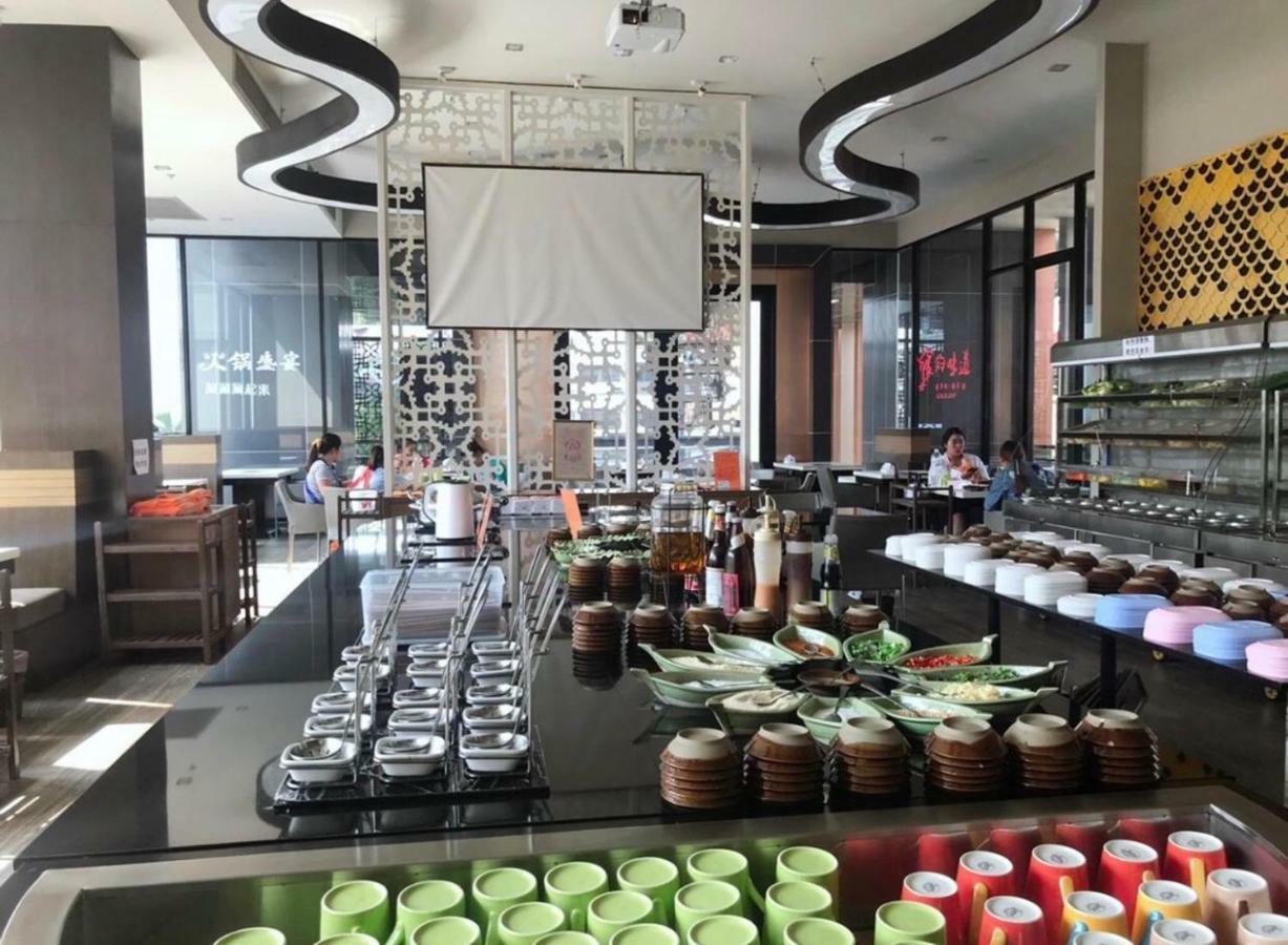 צ'יאנג מאי The Astra Suites מראה חיצוני תמונה