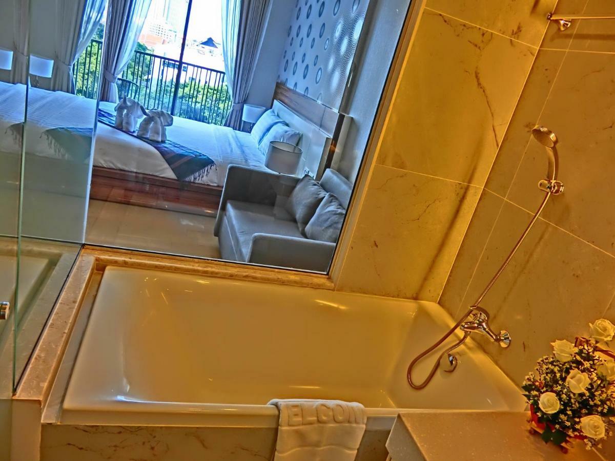 צ'יאנג מאי The Astra Suites מראה חיצוני תמונה